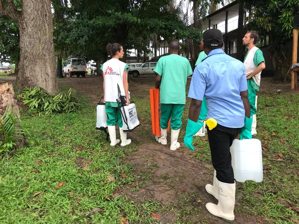 Combatendo o Ebola: uma corrida contra o tempo Combatendo o Ebola: uma corrida contra o tempo