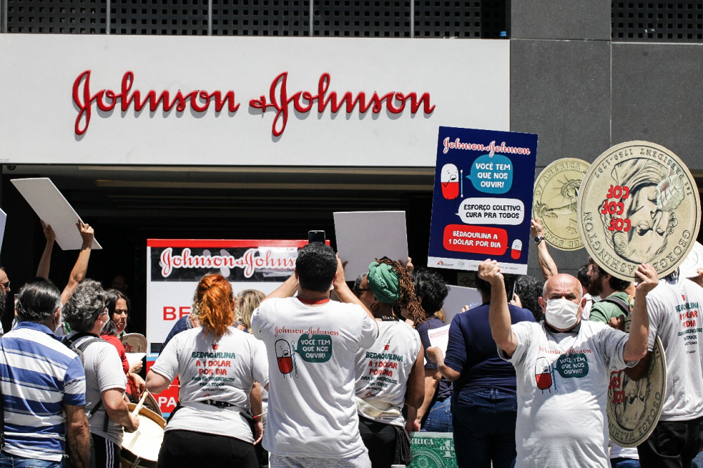 MSF lança campanha global para que Johnson & Johnson reduza preço de medicamento contra tuberculose MSF lança campanha global para que Johnson & Johnson reduza preço de medicamento contra tuberculose