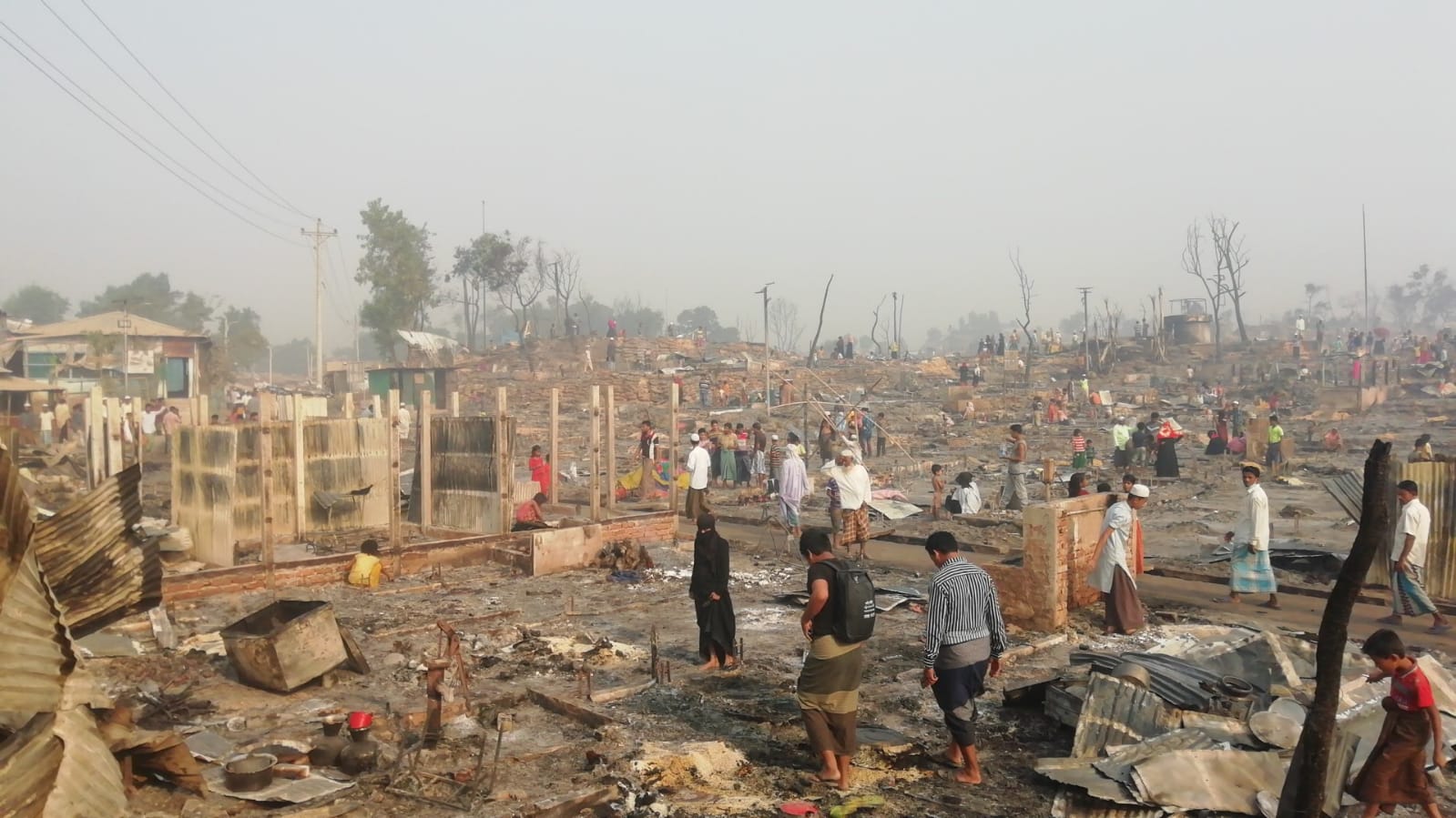 Incêndio em Cox’s Bazar, Bangladesh Incêndio em Cox’s Bazar, Bangladesh