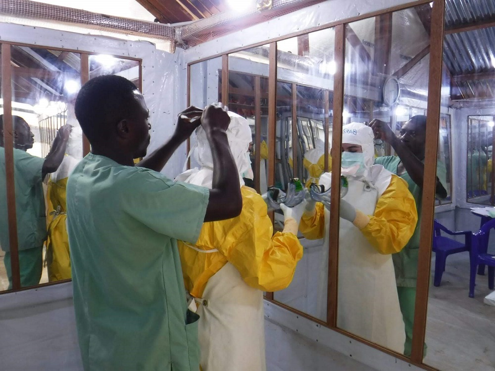 Trabalhando na resposta ao Ebola Trabalhando na resposta ao Ebola