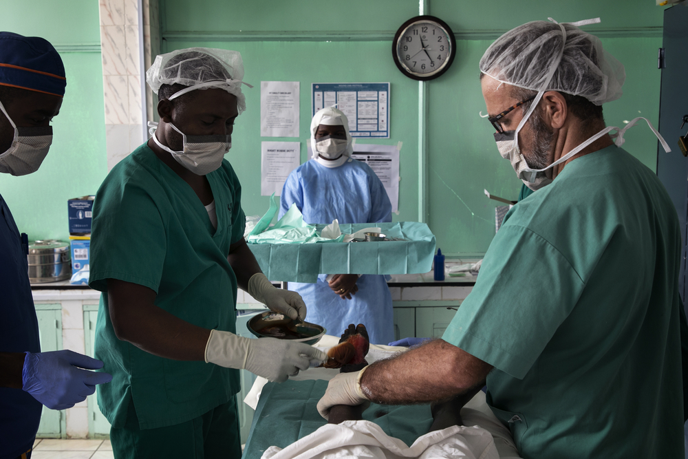 Médicos Sem Fronteiras é forçada a retirar suas equipes da região Noroeste de Camarões Médicos Sem Fronteiras é forçada a retirar suas equipes da região Noroeste de Camarões