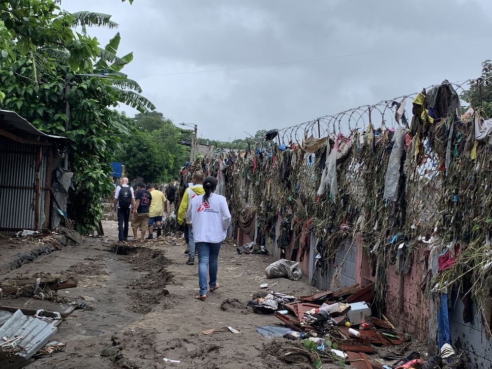 Tempestade Amanda atinge El Salvador, já abalado pela COVID-19 Tempestade Amanda atinge El Salvador, já abalado pela COVID-19