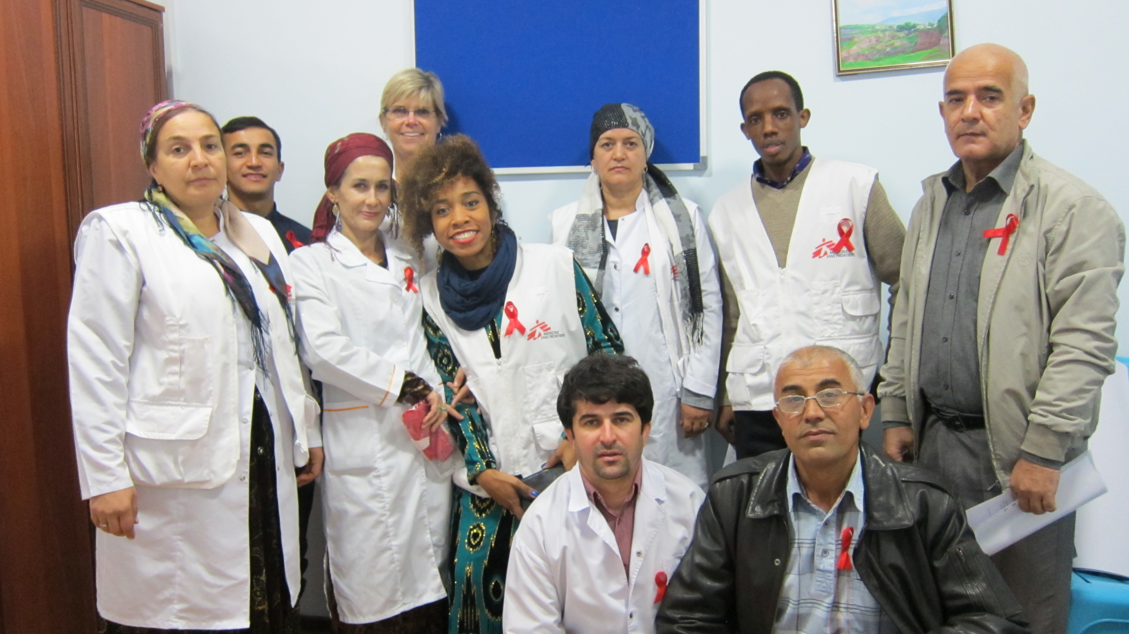 Cuidando de crianças com HIV no Tadjiquistão Cuidando de crianças com HIV no Tadjiquistão