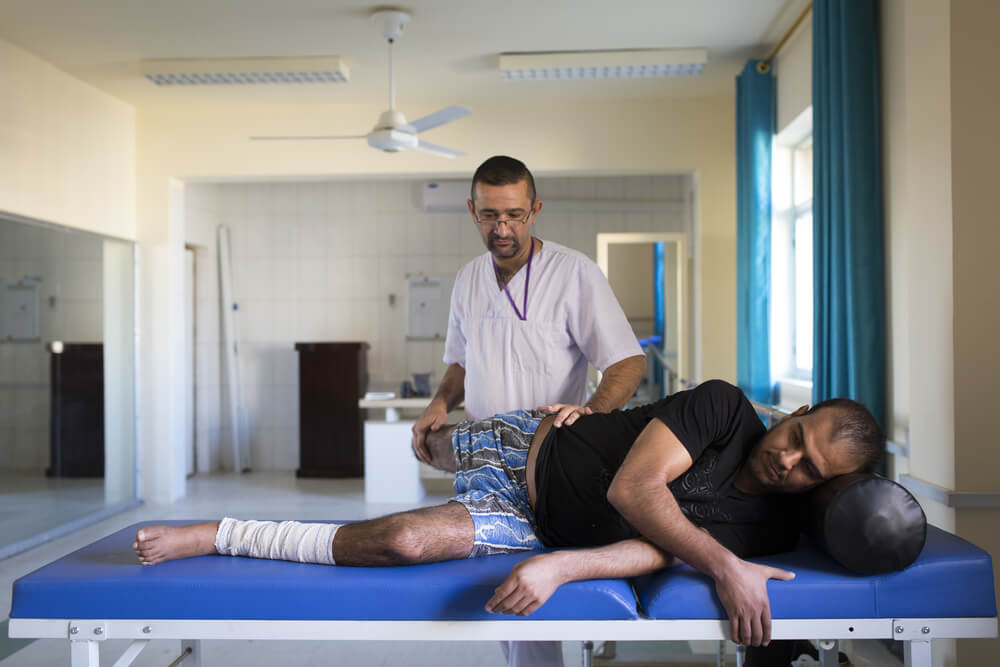 Iraque: ajudando vítimas de guerra a se recuperarem Iraque: ajudando vítimas de guerra a se recuperarem