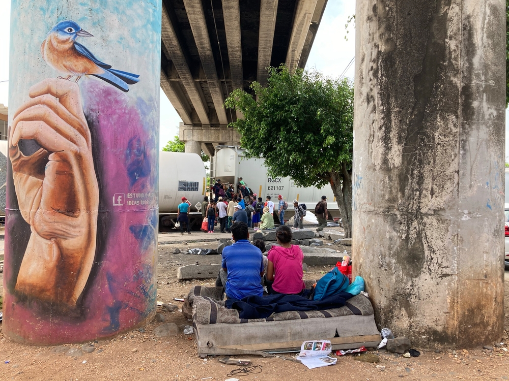 Migrantes na cidade de Coatzacoalcos Migrantes na cidade de Coatzacoalcos