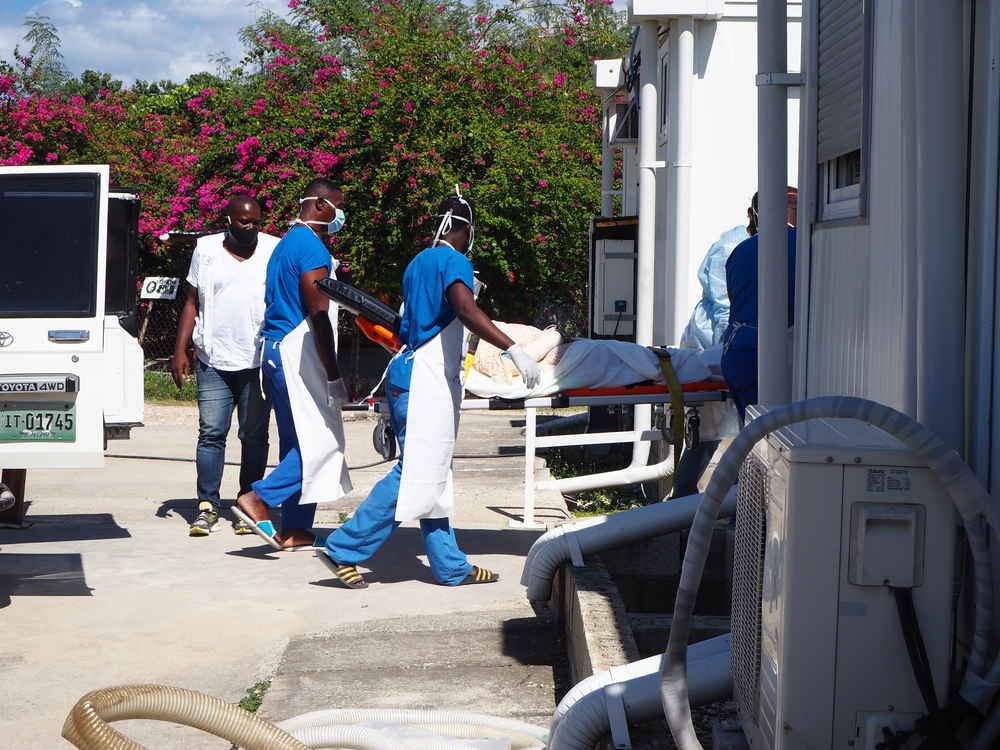 Onda de violência no Haiti faz MSF transferir pacientes Onda de violência no Haiti faz MSF transferir pacientes