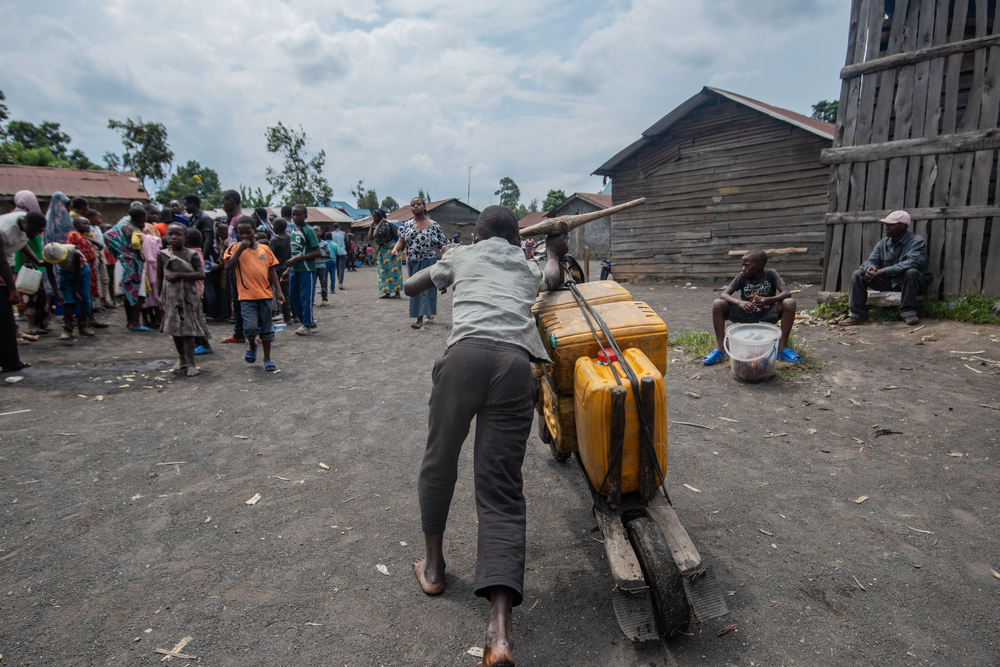 Meio milhão de pessoas estão sem acesso à água potável após erupção do vulcão Nyiragongo, na República Democrática do Congo Meio milhão de pessoas estão sem acesso à água potável após erupção do vulcão Nyiragongo, na República Democrática do Congo