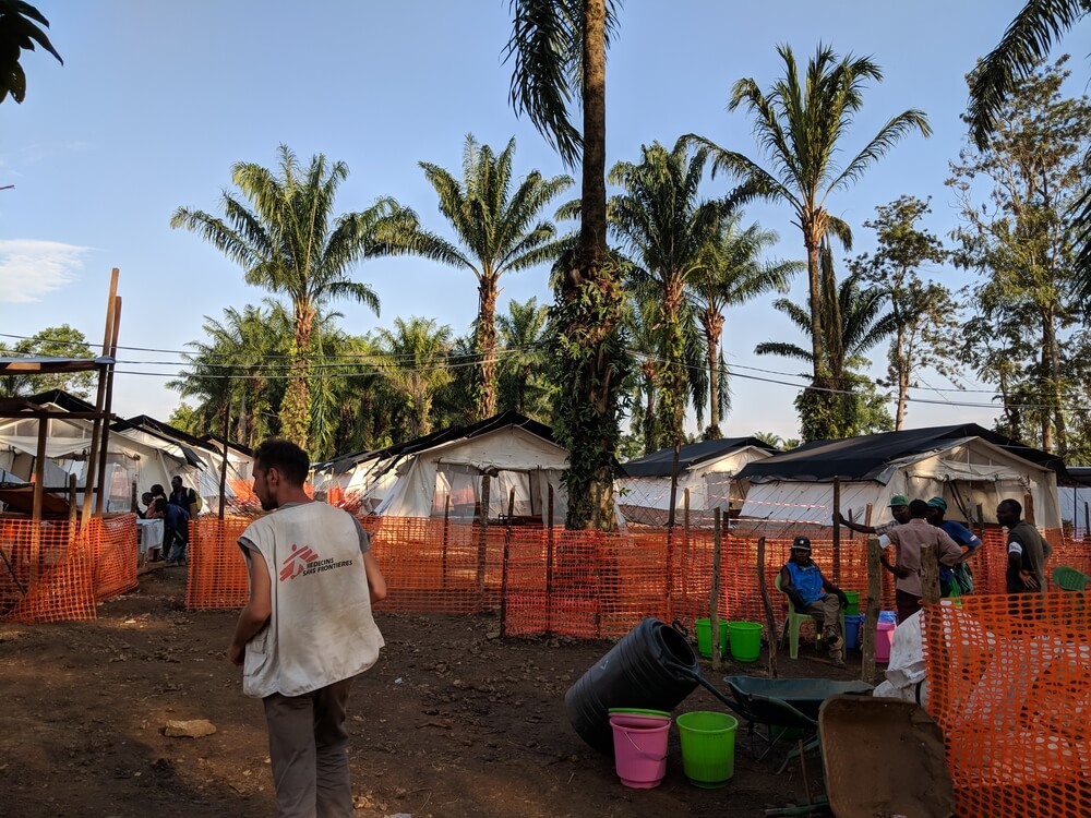 Ebola na RDC: MSF abre centro de tratamento em Mangina Ebola na RDC: MSF abre centro de tratamento em Mangina