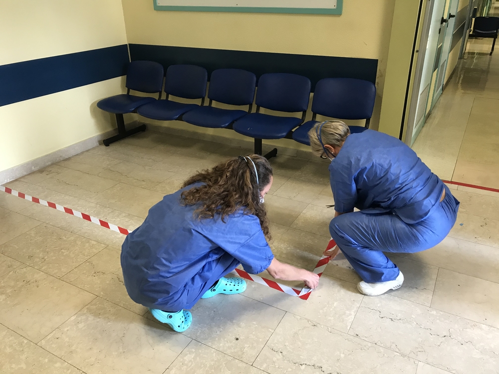 “A equipe médica está trabalhando além do seu limite no primeiro epicentro da COVID-19 na Itália” “A equipe médica está trabalhando além do seu limite no primeiro epicentro da COVID-19 na Itália”