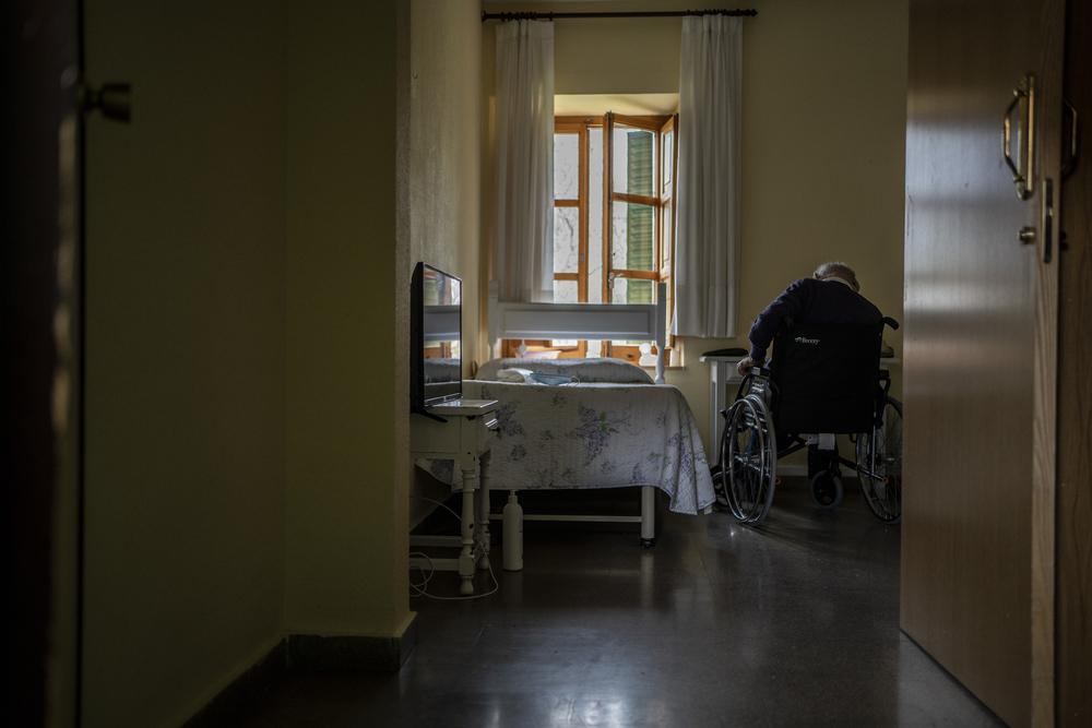 Muitas pessoas estão morrendo de COVID-19 sozinhas, assustadas e em péssimo estado Muitas pessoas estão morrendo de COVID-19 sozinhas, assustadas e em péssimo estado