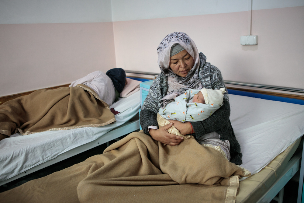 "Nós, obstetrizes no Afeganistão, somos as líderes silenciosas do nosso país" "Nós, obstetrizes no Afeganistão, somos as líderes silenciosas do nosso país"