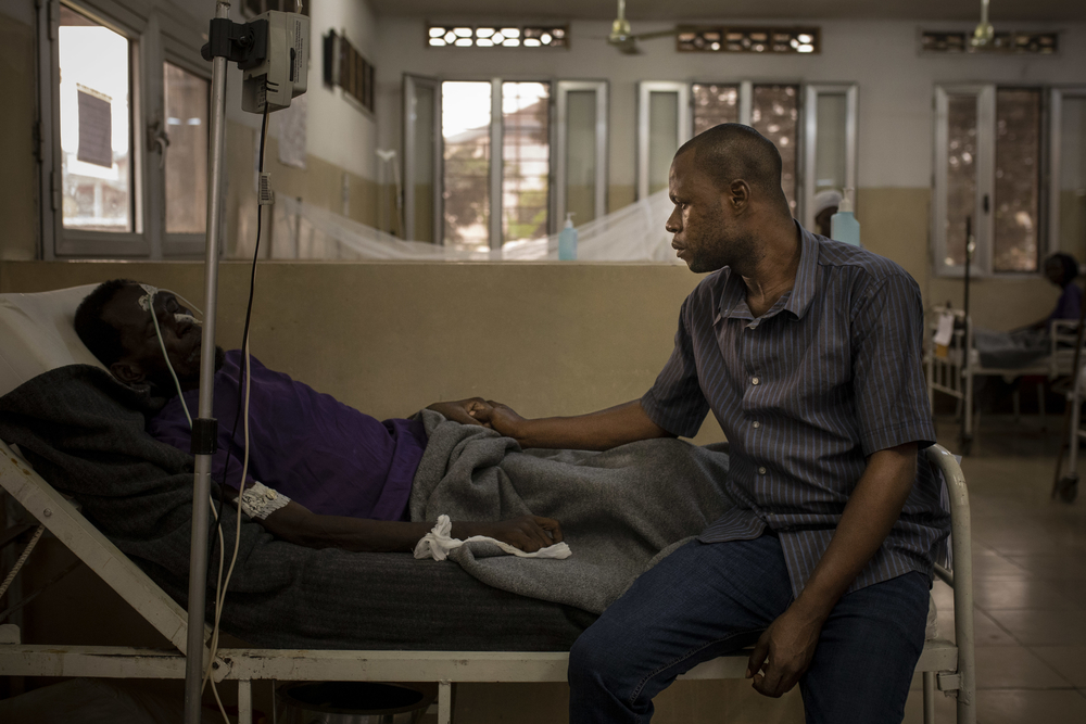 Em Kinshasa, pessoas que vivem com HIV esperam até a "beira da morte” para receber tratamento Em Kinshasa, pessoas que vivem com HIV esperam até a "beira da morte” para receber tratamento