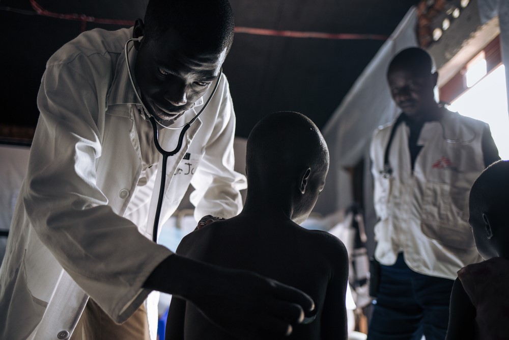 República Democrática do Congo enfrenta a maior epidemia de sarampo do mundo República Democrática do Congo enfrenta a maior epidemia de sarampo do mundo