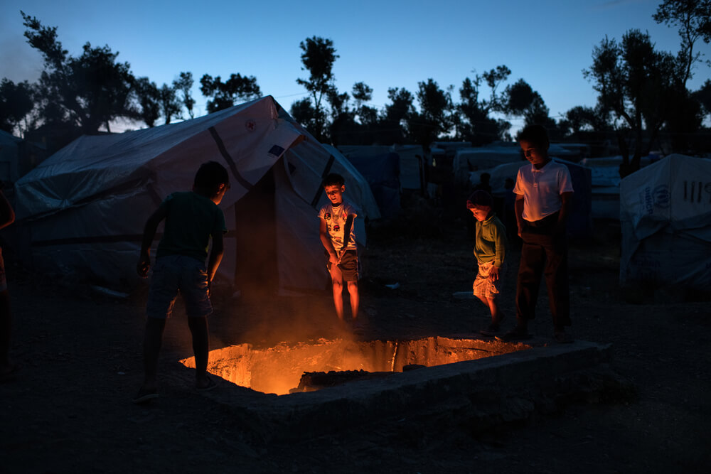 Grécia: aumentam as tentativas de suicídio e autoagressão entre crianças refugiadas no campo de Moria Grécia: aumentam as tentativas de suicídio e autoagressão entre crianças refugiadas no campo de Moria