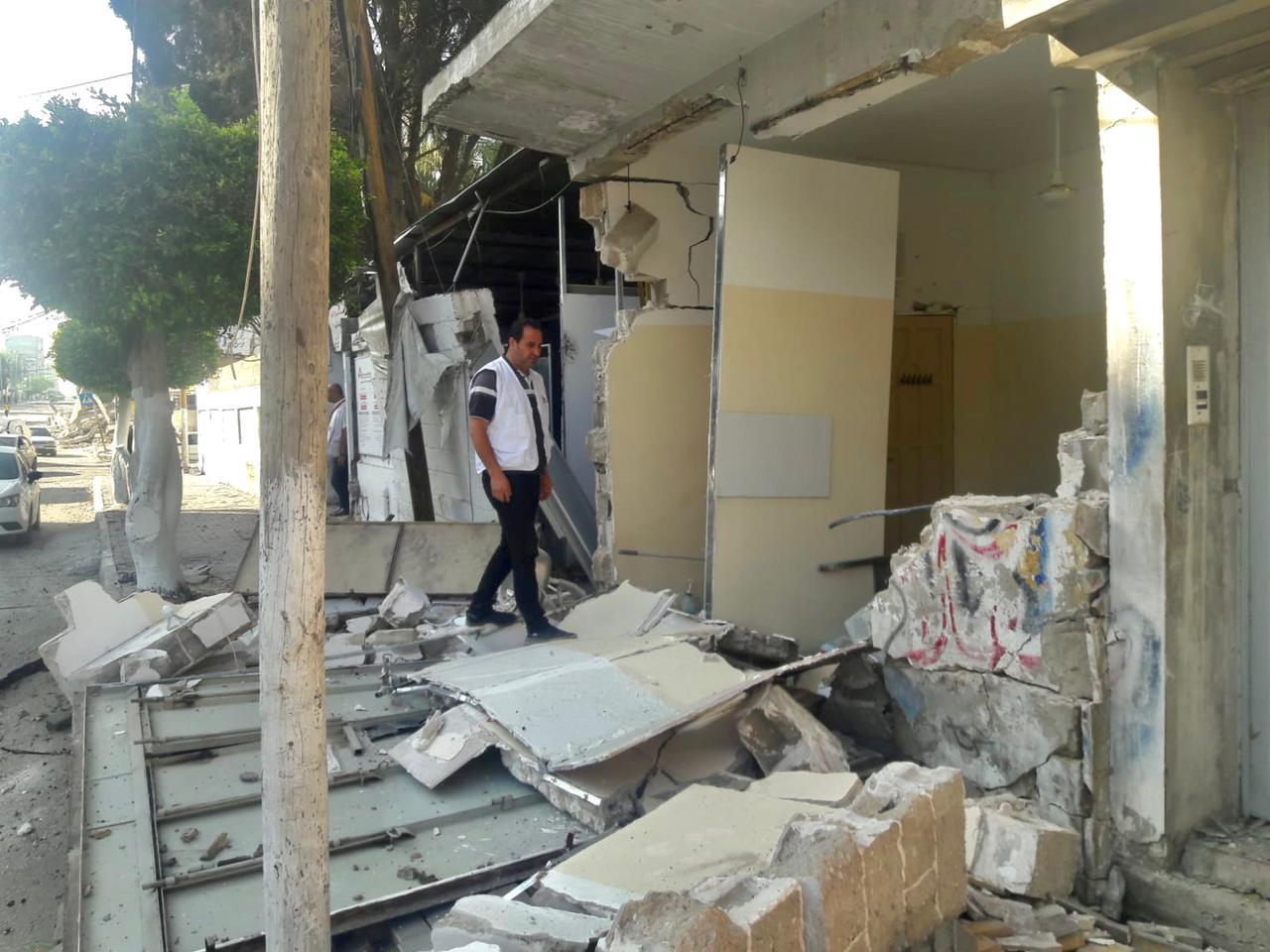 Gaza: ataques aéreos israelenses matam dezenas de civis e danificam clínica de MSF (Foto: MSF) Gaza: ataques aéreos israelenses matam dezenas de civis e danificam clínica de MSF (Foto: MSF)